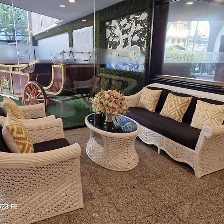 Town In Town Gardent Resort Bangkok Exterior foto