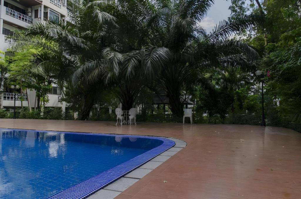 Town In Town Gardent Resort Bangkok Exterior foto